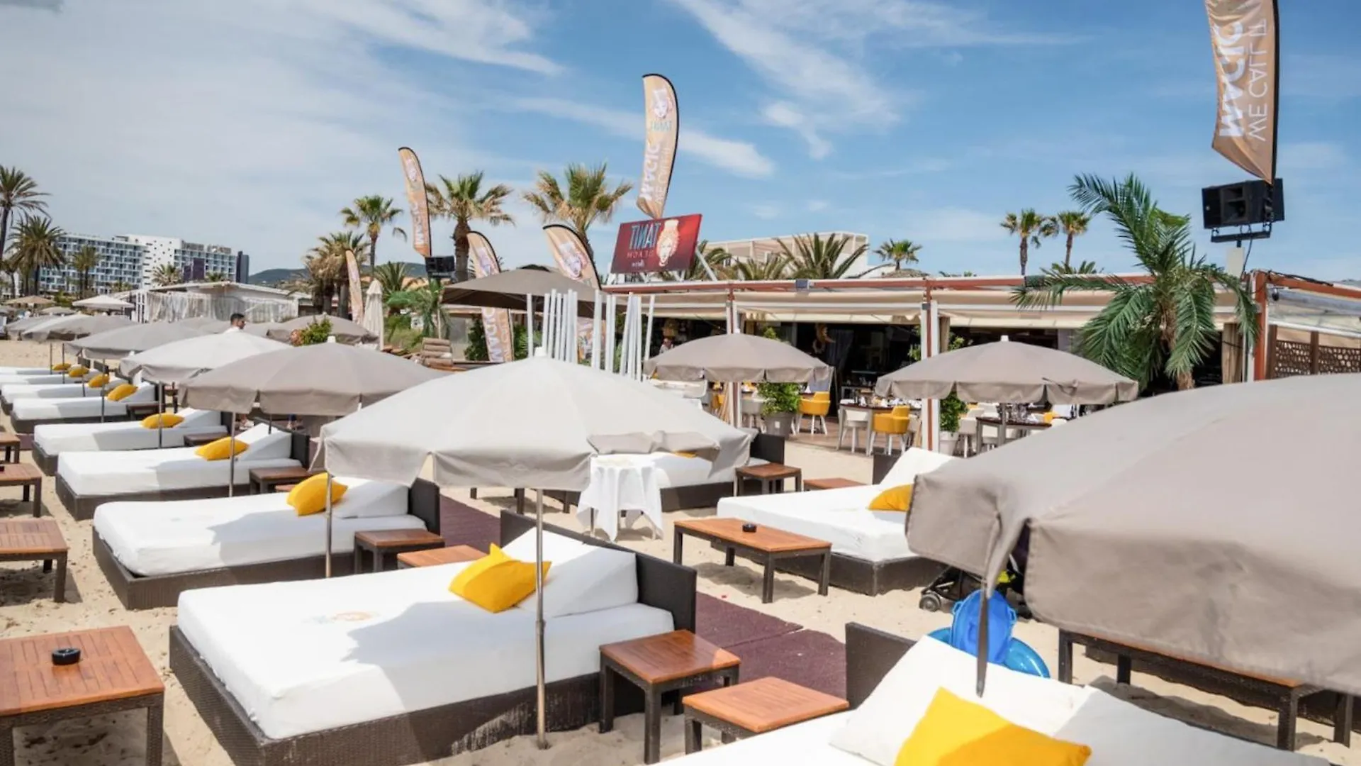 Contacten van Plaja D En Bossa 4 Bedroom Suite With Pool, Sea View & Only 8Mins Drive To Airport