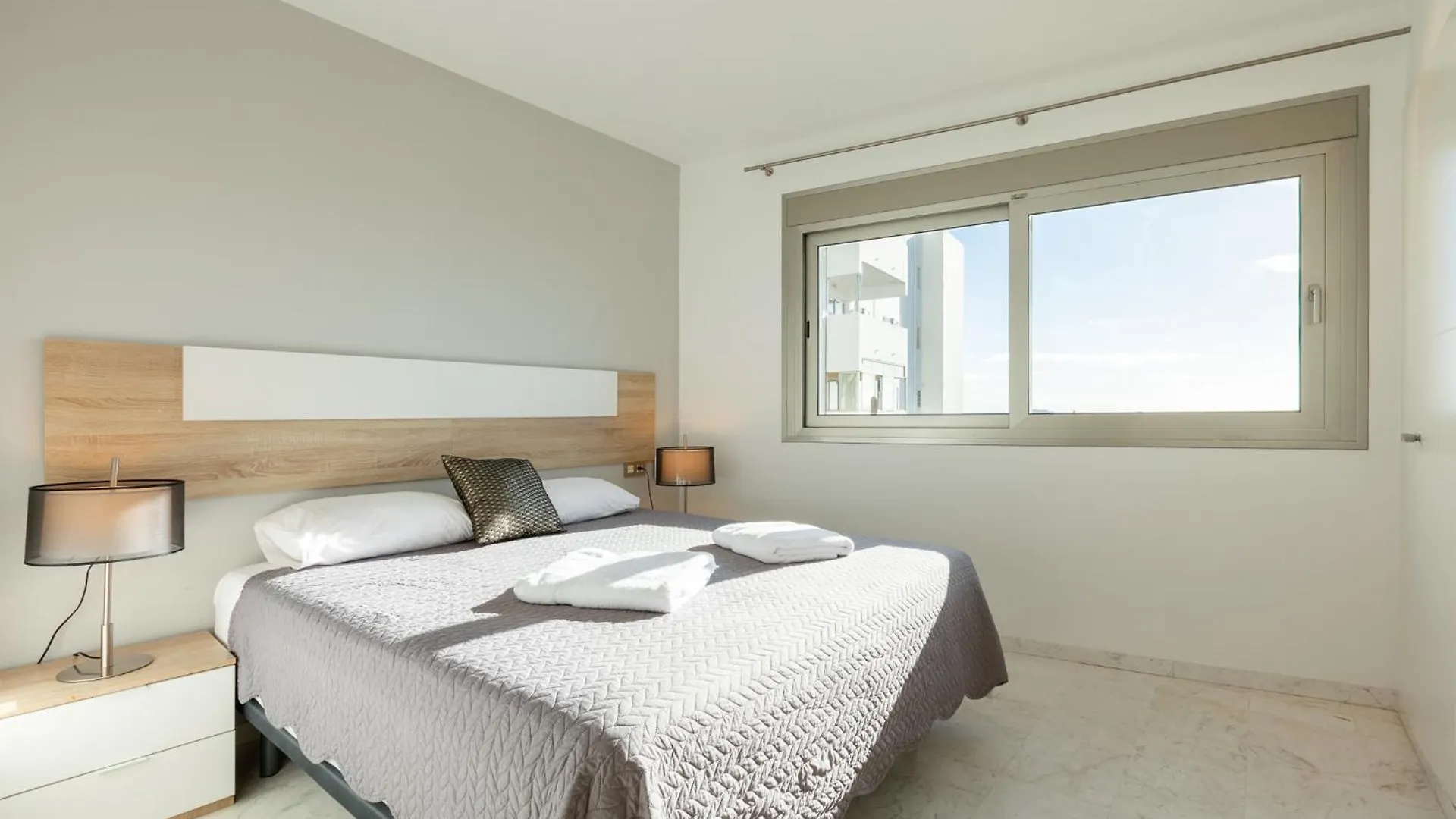 Plaja D En Bossa 4 Bedroom Suite With Pool, Sea View & Only 8Mins Drive To Airport Ibiza-stad Spanje