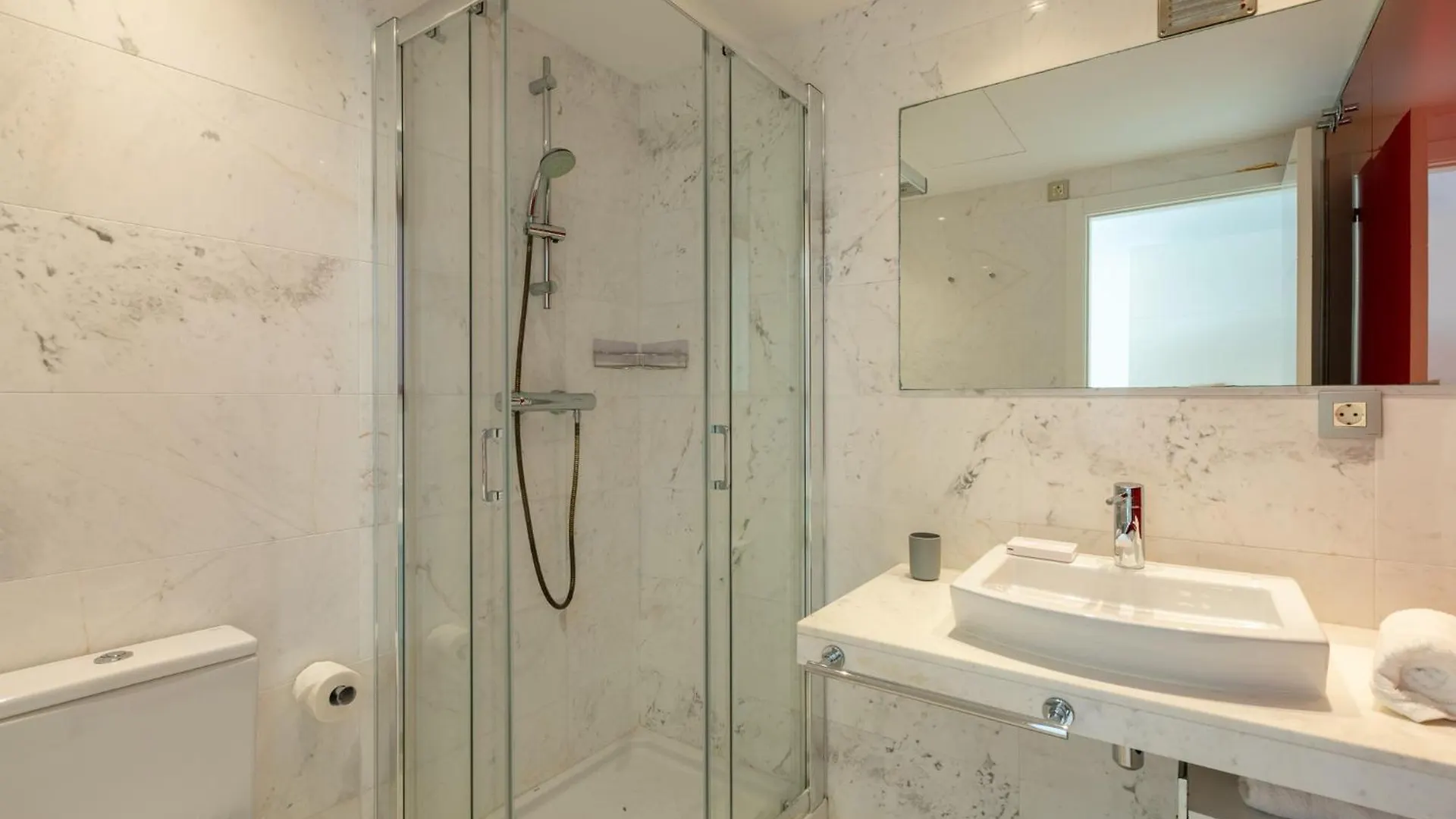 Plaja D En Bossa 4 Bedroom Suite With Pool, Sea View & Only 8Mins Drive To Airport Ibiza-stad Appartement