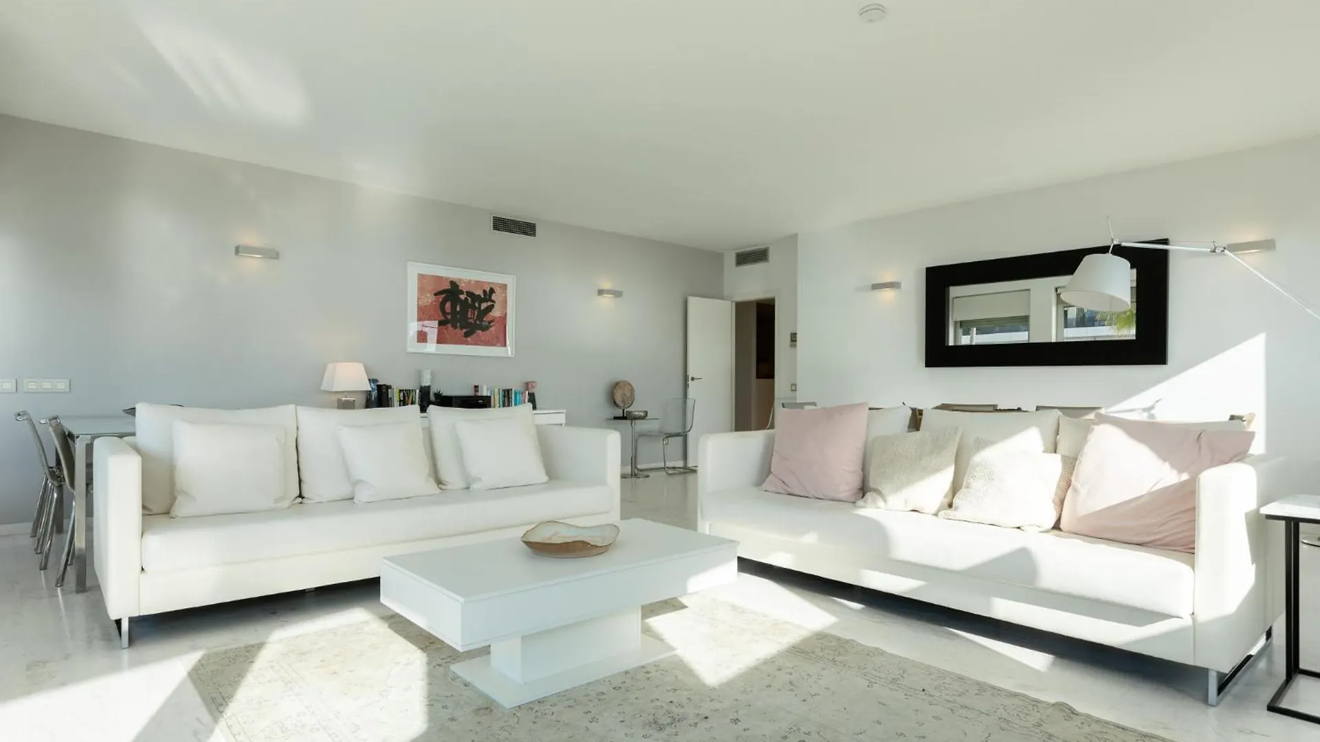 Plaja D En Bossa 4 Bedroom Suite With Pool, Sea View & Only 8Mins Drive To Airport Ibiza-stad